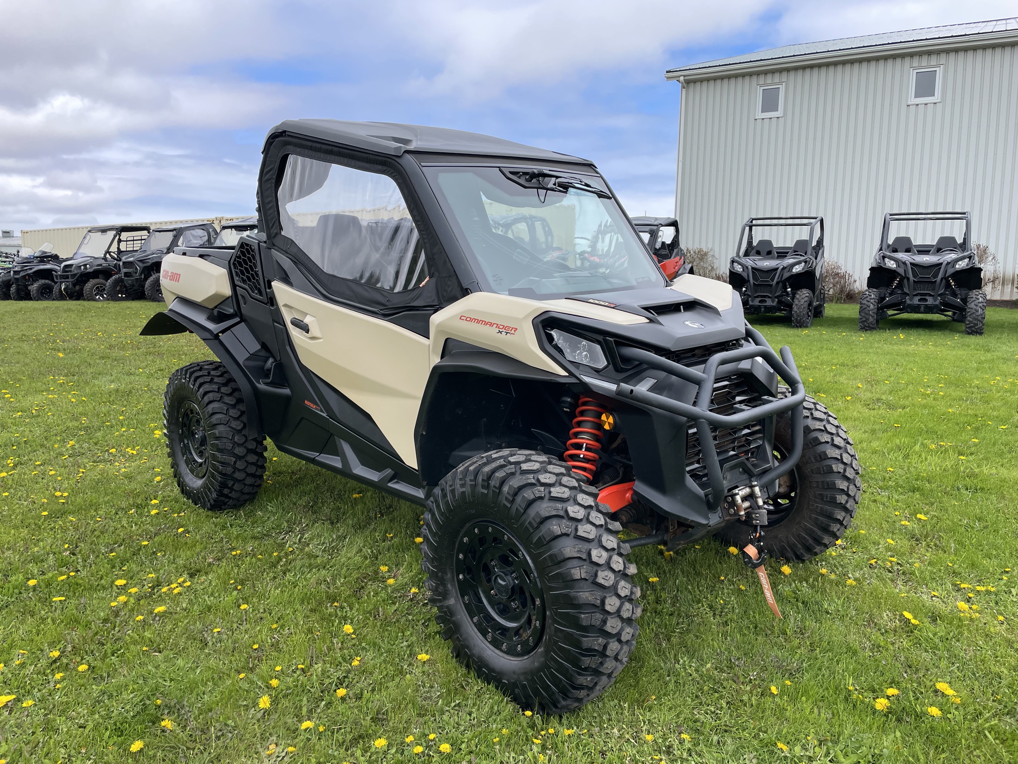 2023 Can-Am Commander XT-P Image 6