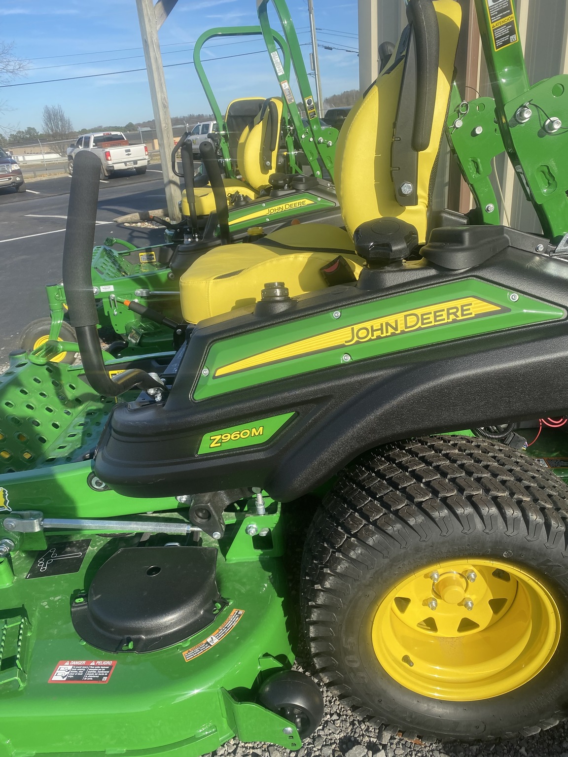 2025 John Deere Z960M Image 3