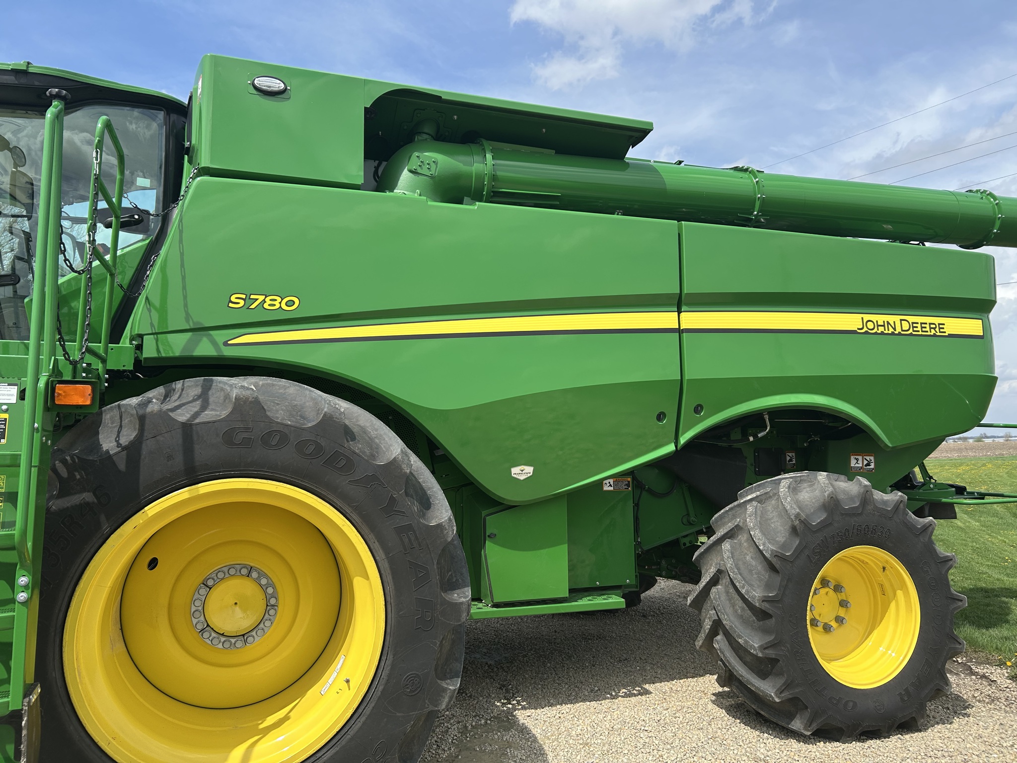  2024 John Deere S780 at Heritage Tractor in Dixon, IL