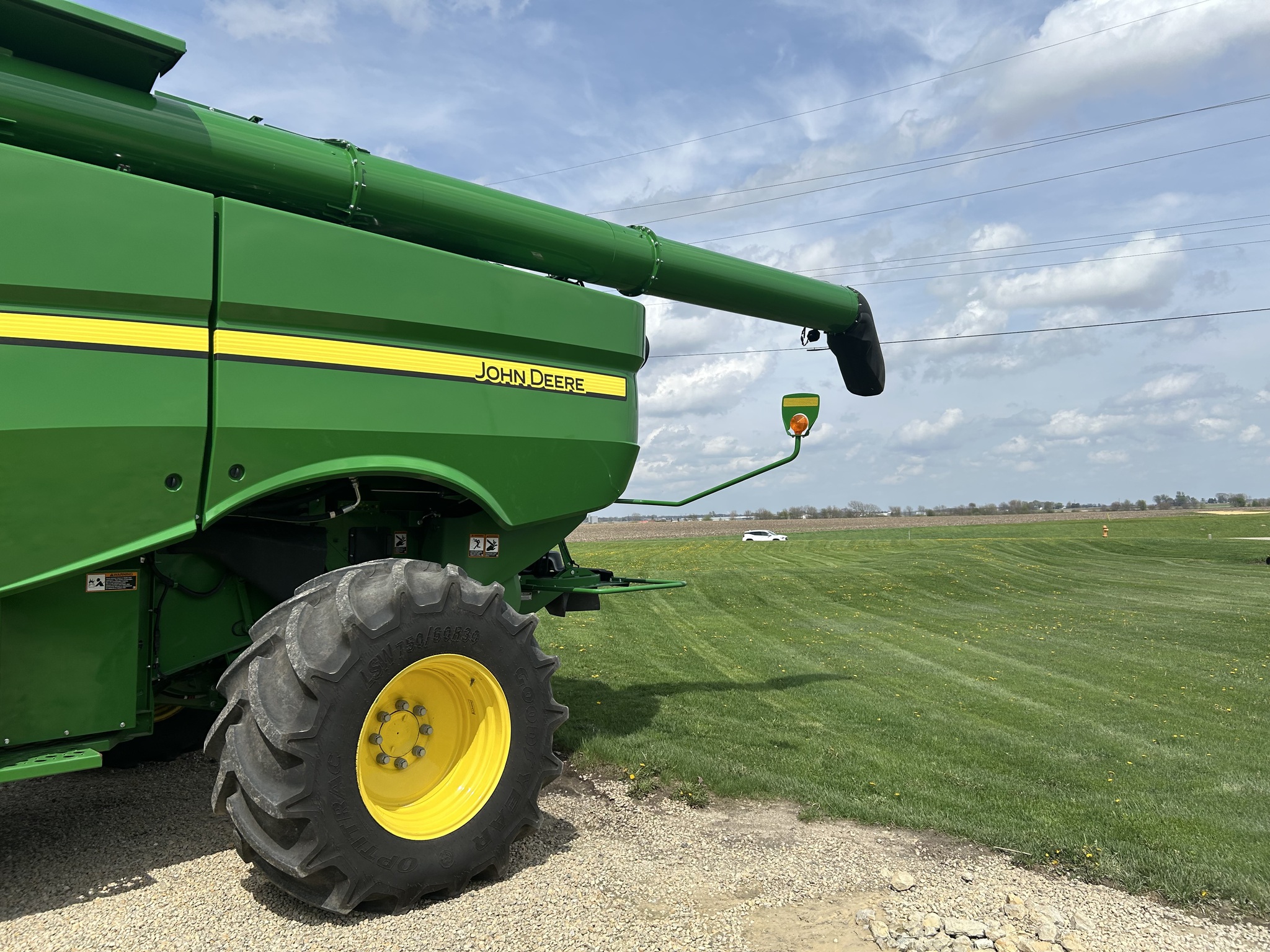  2024 John Deere S780 at Heritage Tractor in Dixon, IL