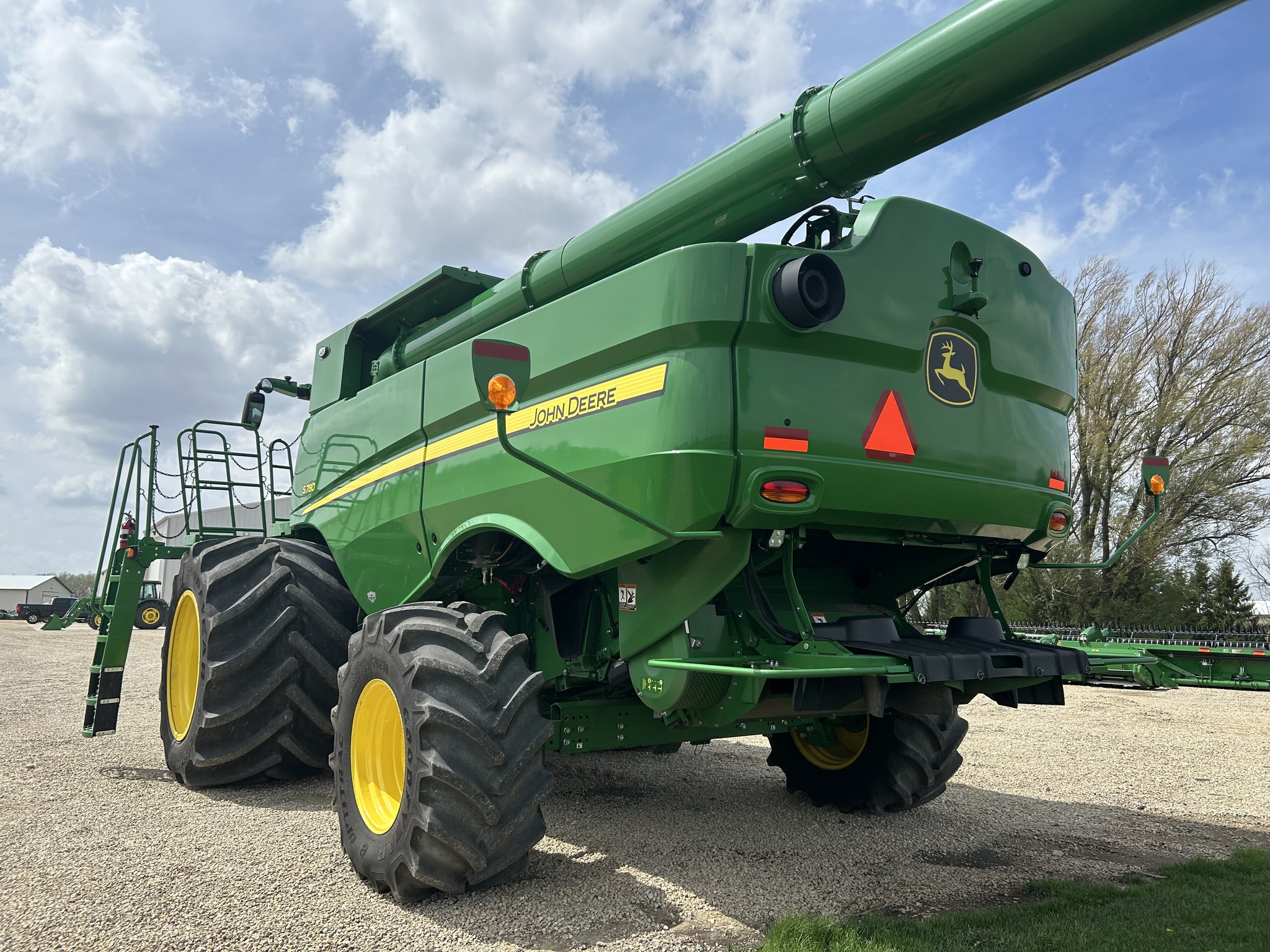 2024 John Deere S780 at Heritage Tractor in Dixon, IL
