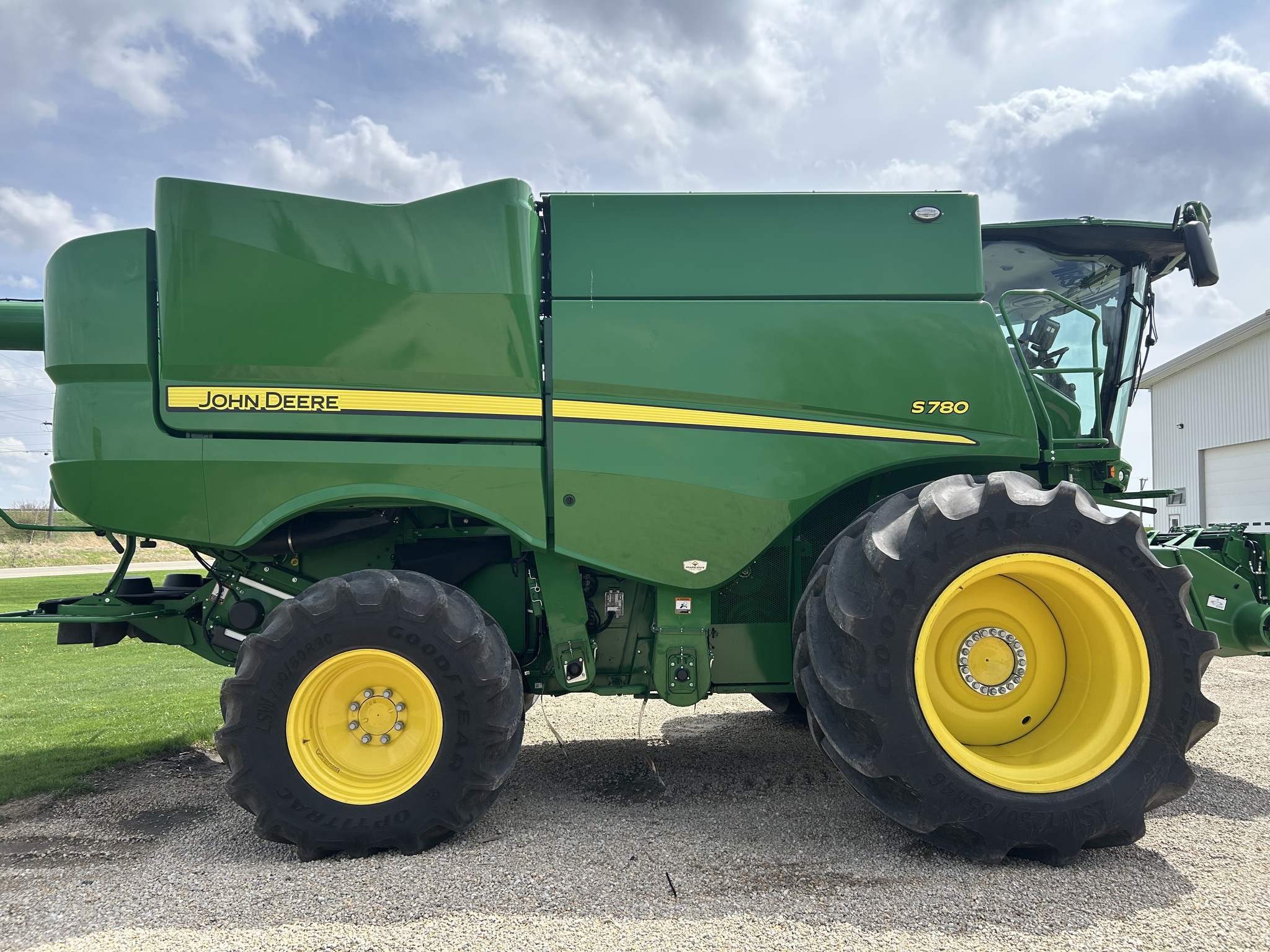  2024 John Deere S780 at Heritage Tractor in Dixon, IL