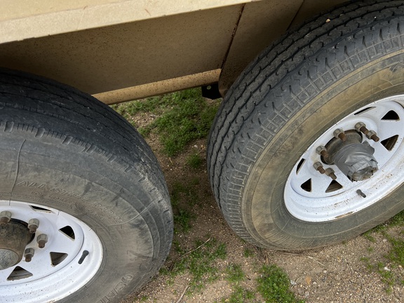 2008 Unverferth 3750 - Photo10