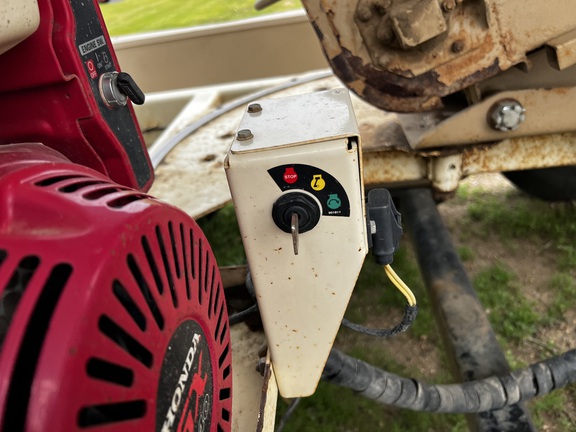 2008 Unverferth 3750 - Photo15