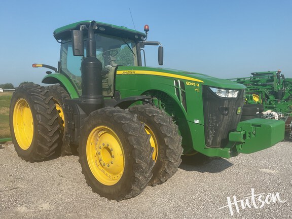 Photo of 2018 John Deere 8245R