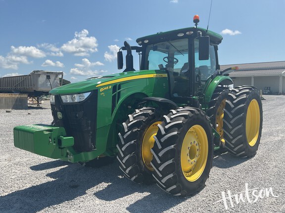 Photo of 2018 John Deere 8245R