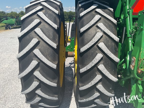 Photo of 2018 John Deere 8245R