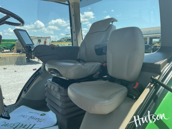 Photo of 2018 John Deere 8245R