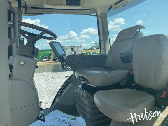Photo of 2018 John Deere 8245R