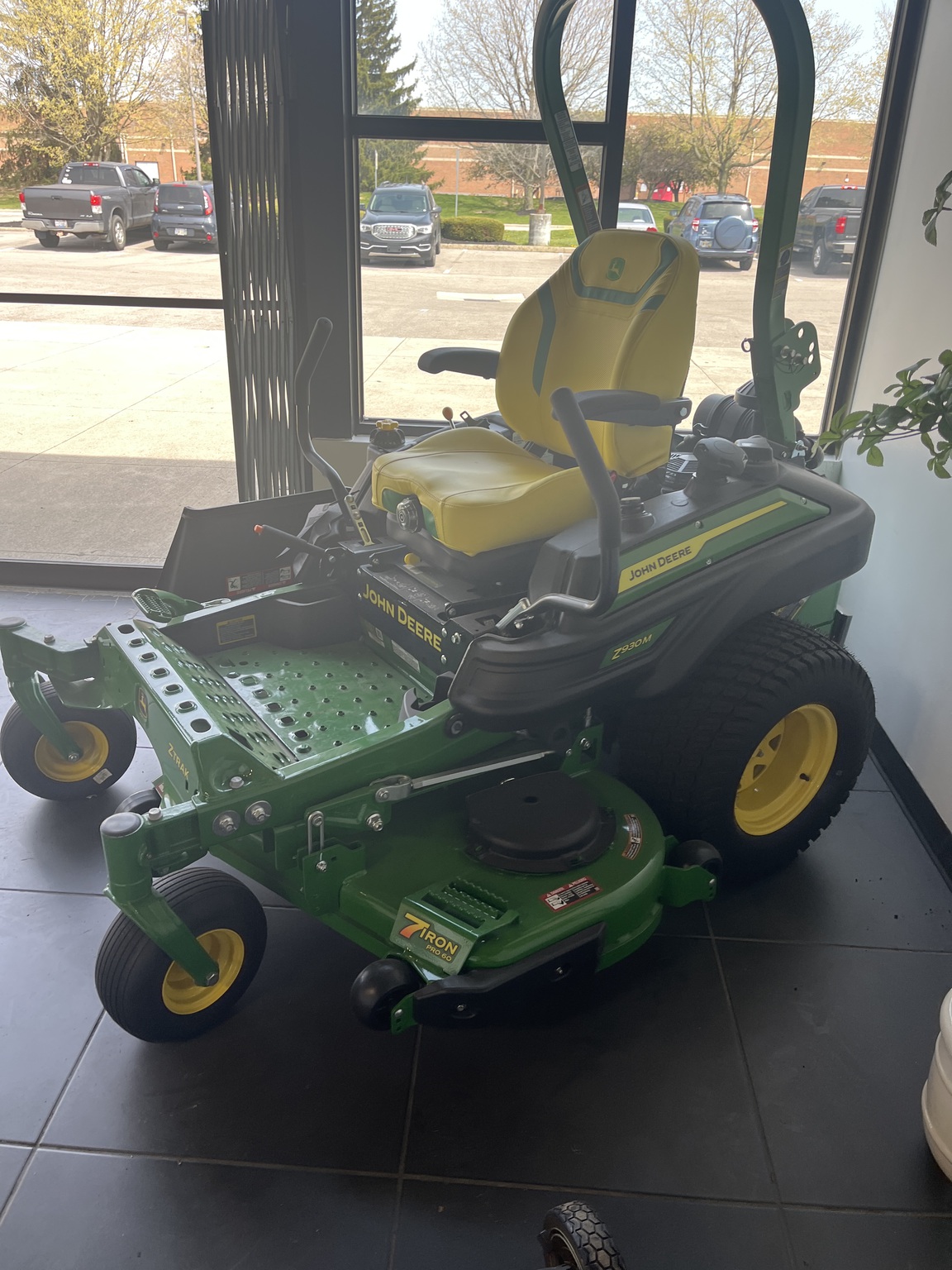 2024 John Deere Z930M Image 3