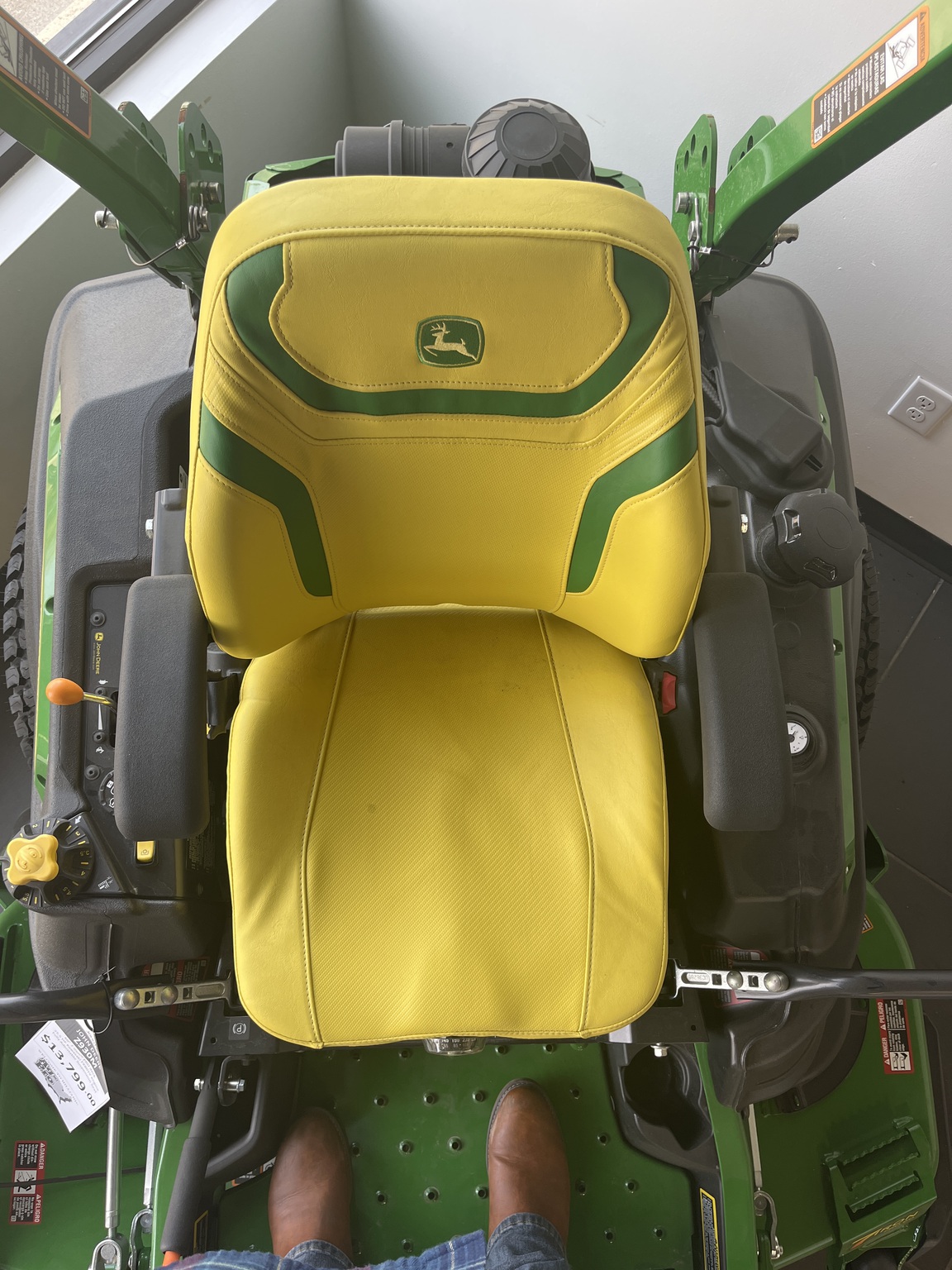 2024 John Deere Z930M Image 5