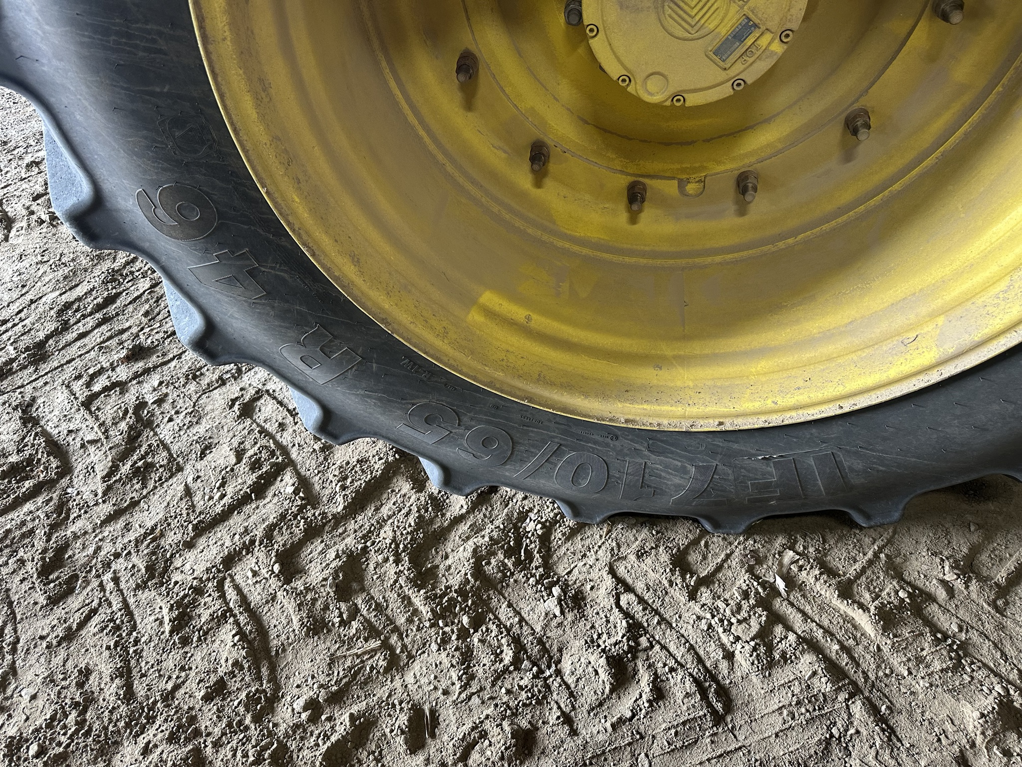2019 John Deere R4045 Image 11