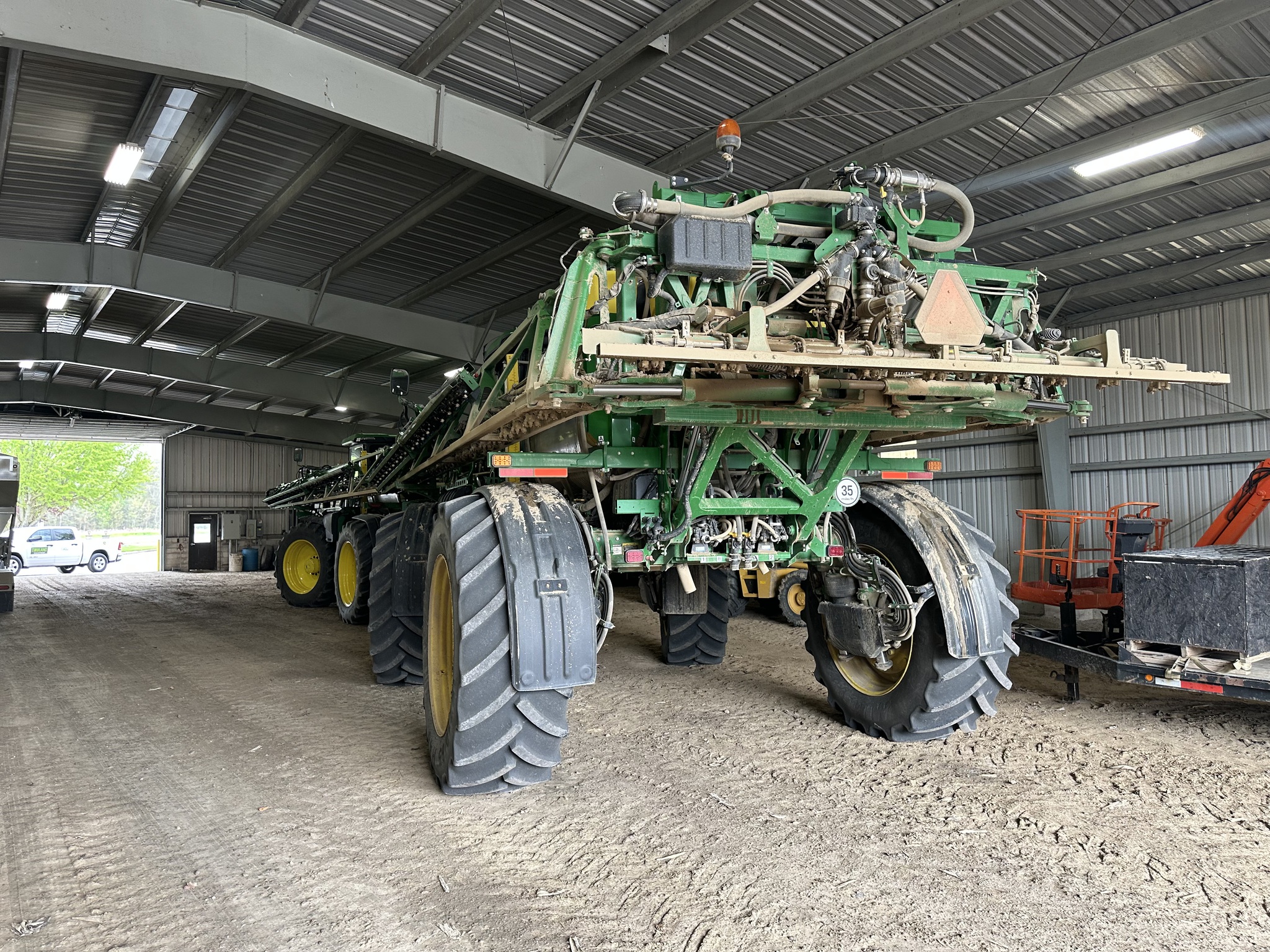 2019 John Deere R4045 Image 17