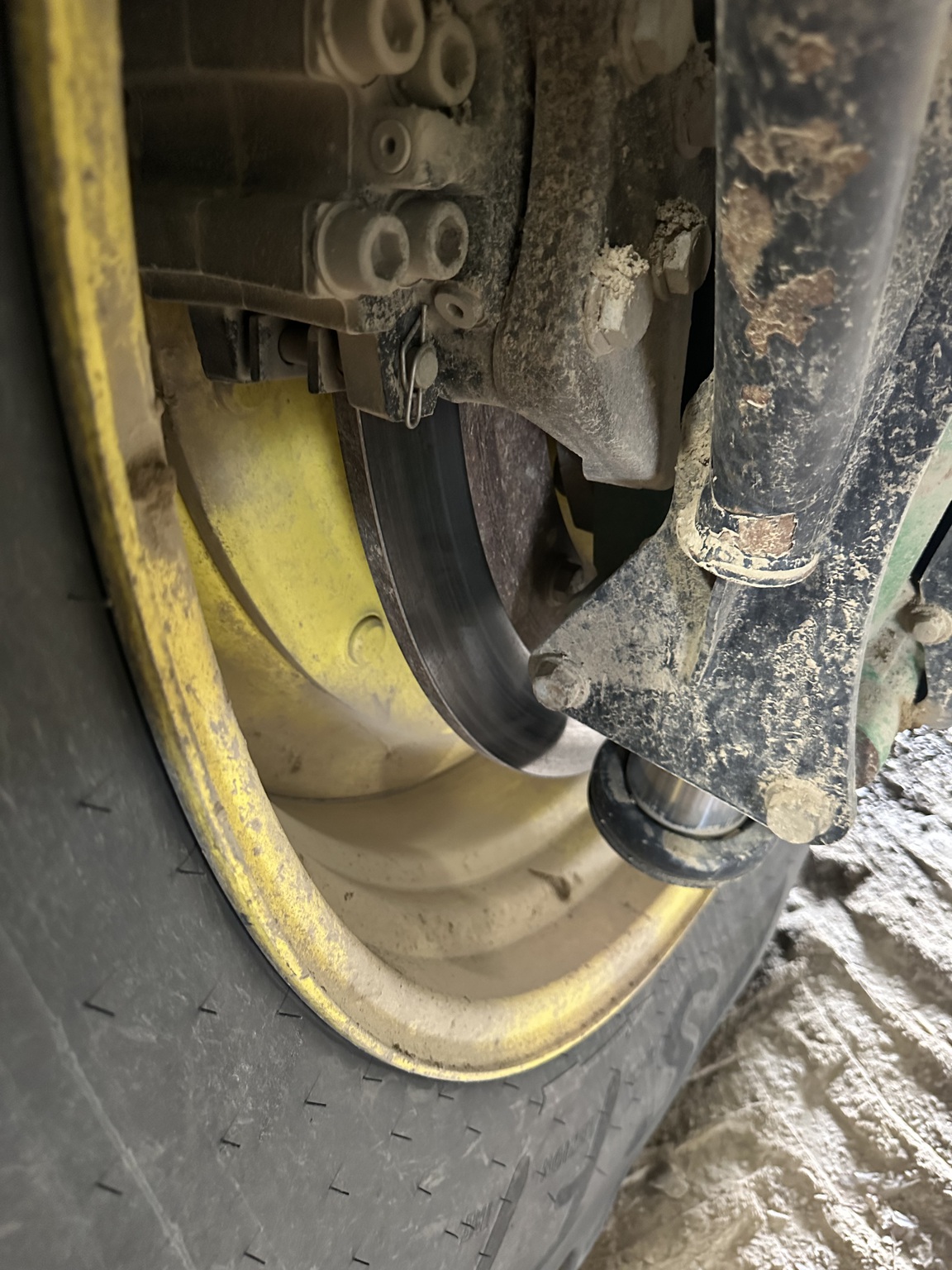 2019 John Deere R4045 Image 6