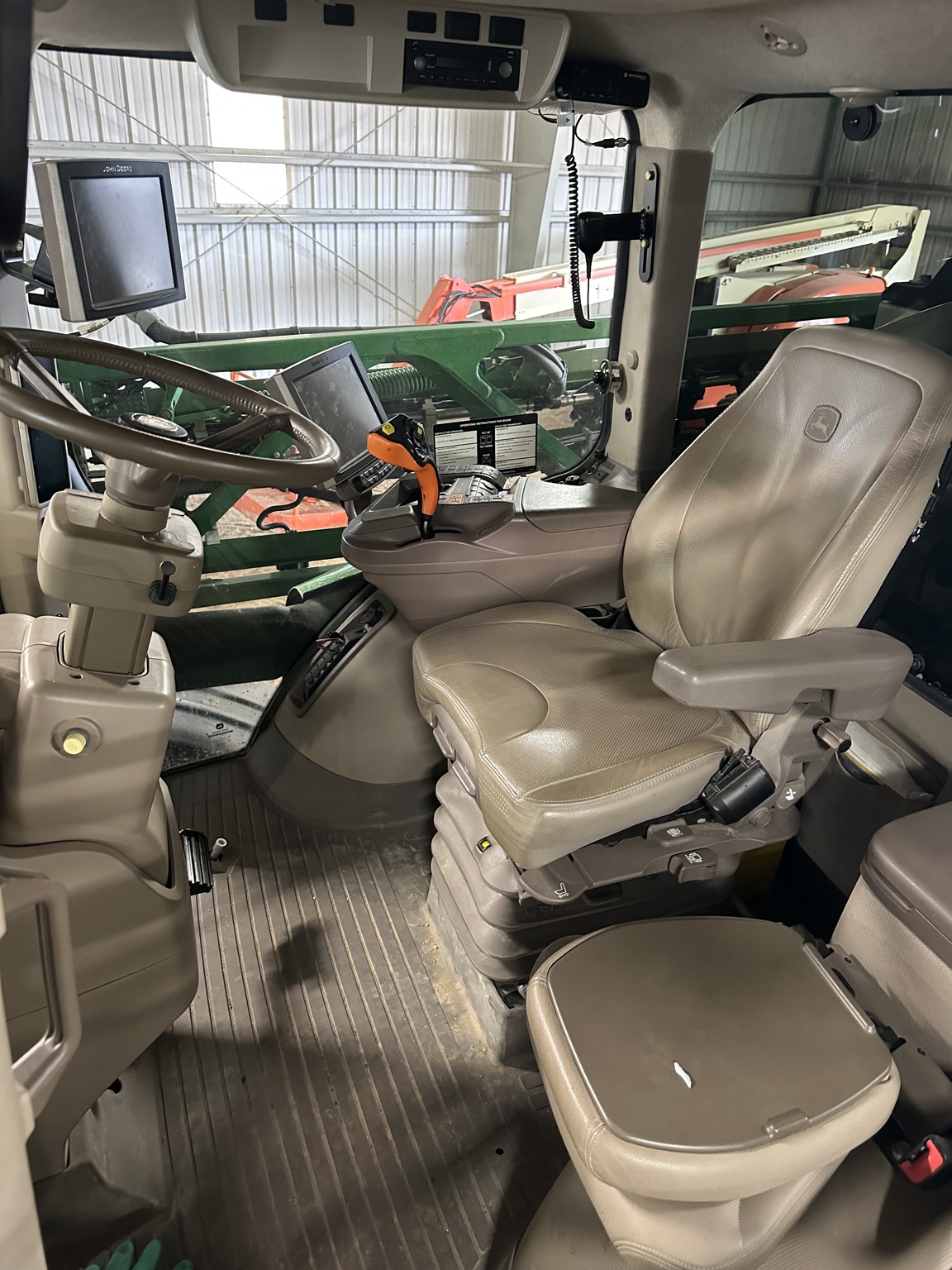 2019 John Deere R4045 Image 19