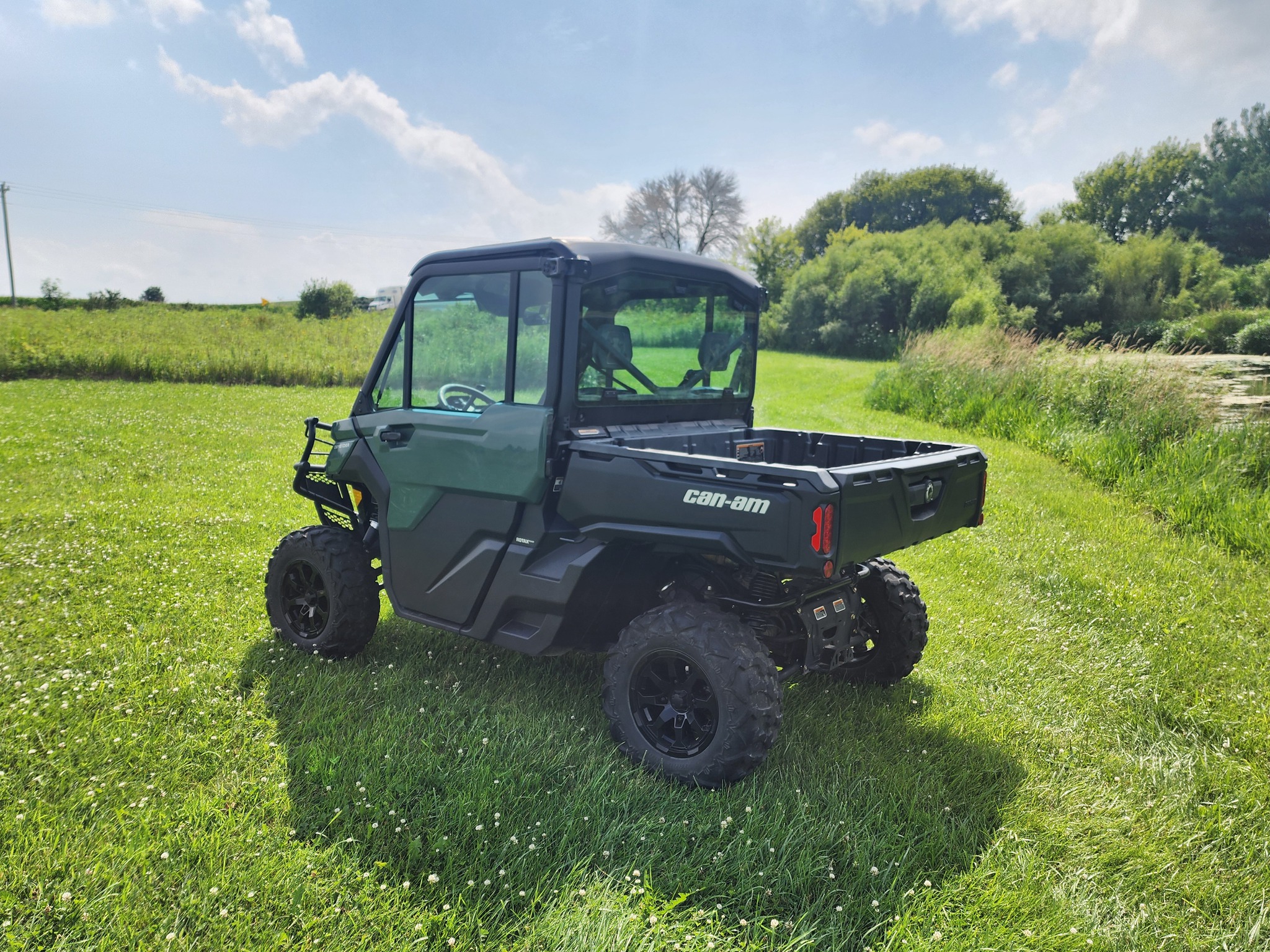 2023 Can-Am Defender HD9 Image 2