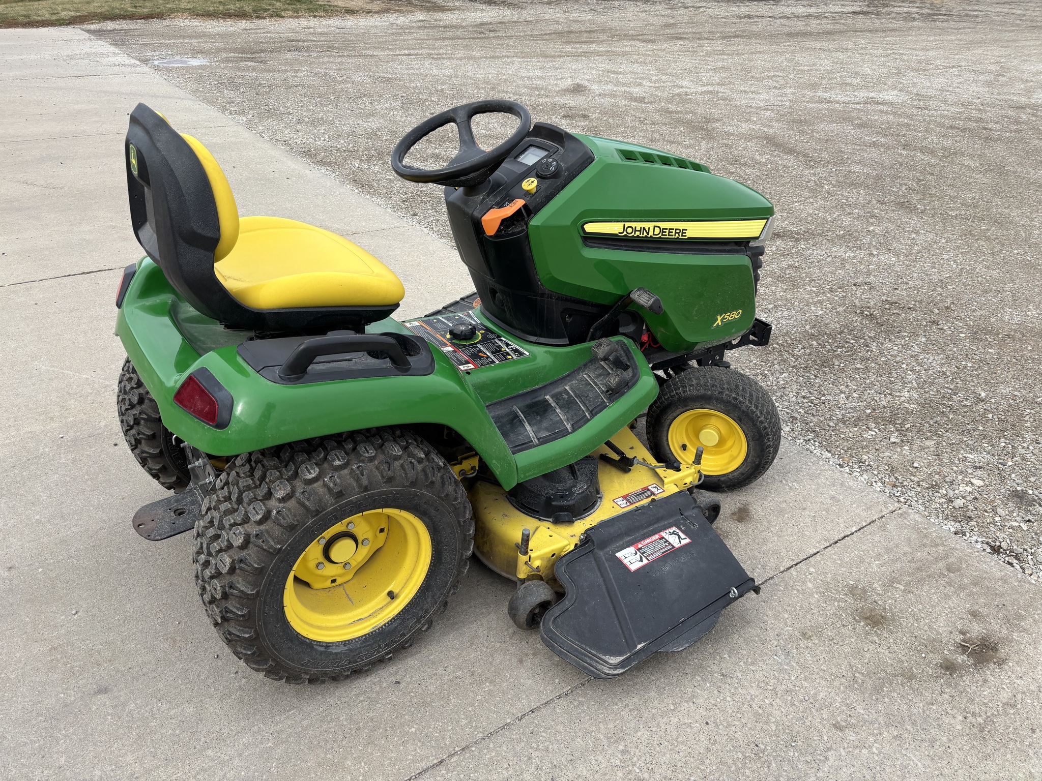  2016 John Deere X580 at Heritage Tractor in Brimfield, IL