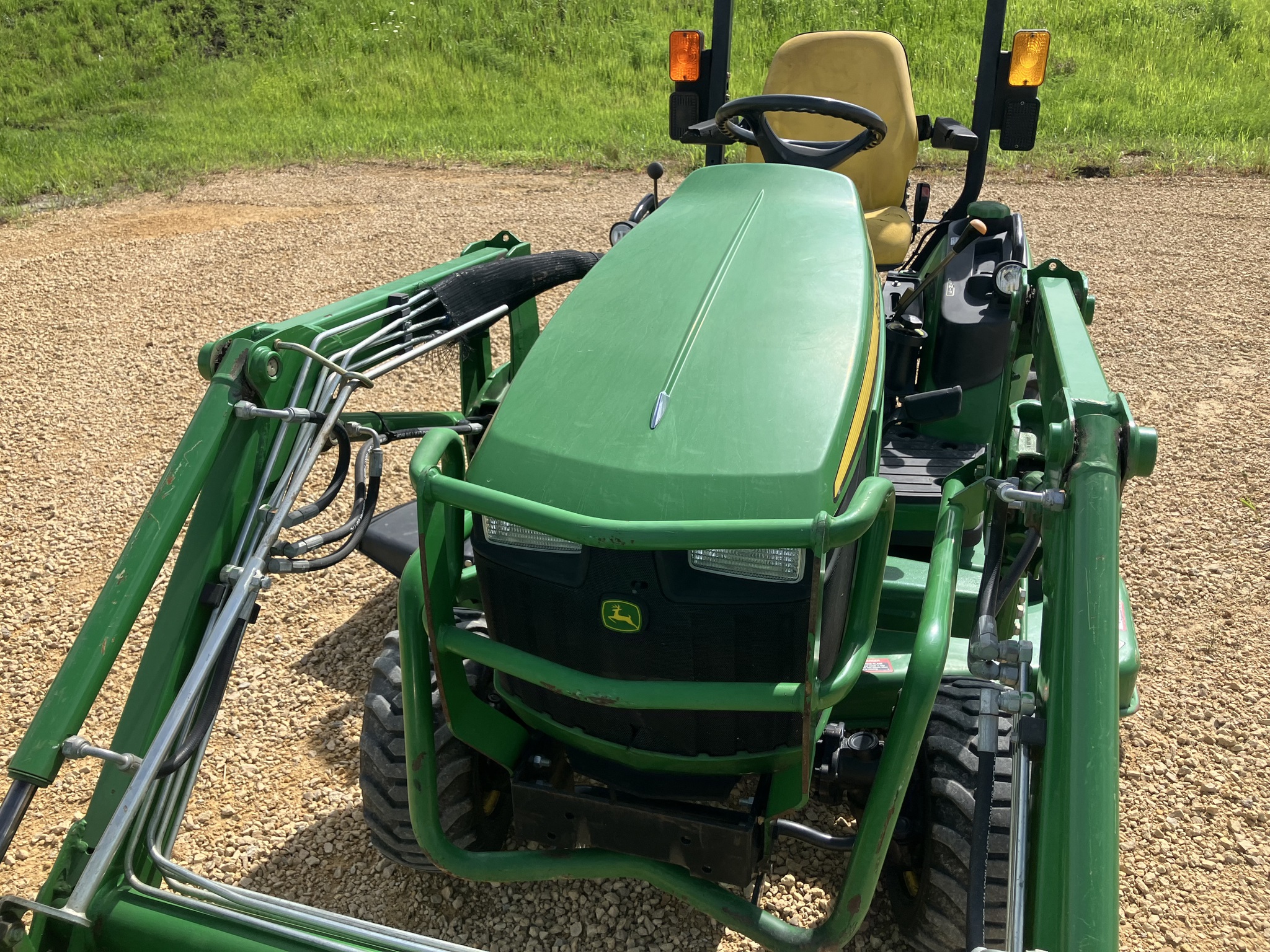 2013 John Deere 1025R Image 7