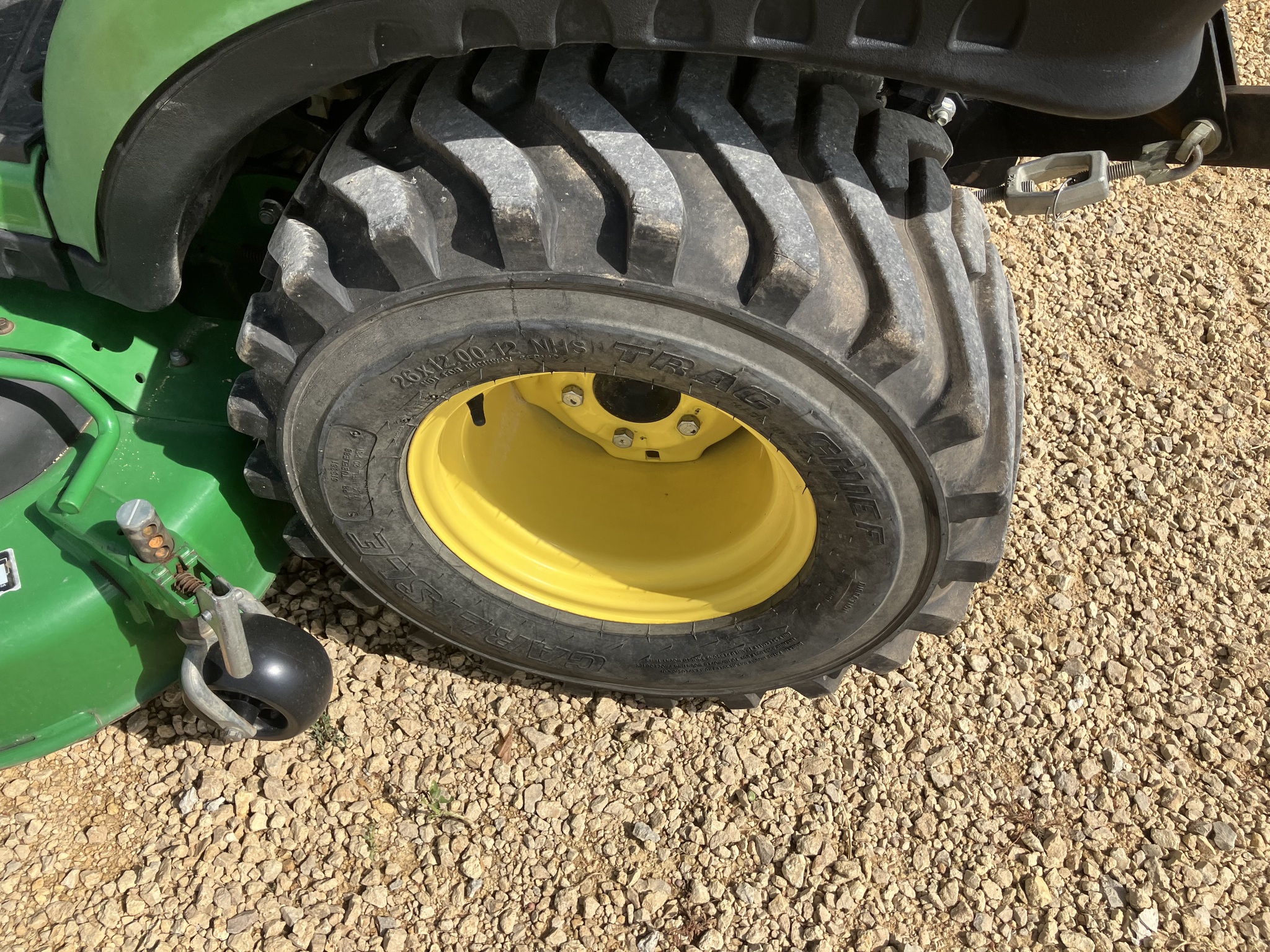 2013 John Deere 1025R Image 12