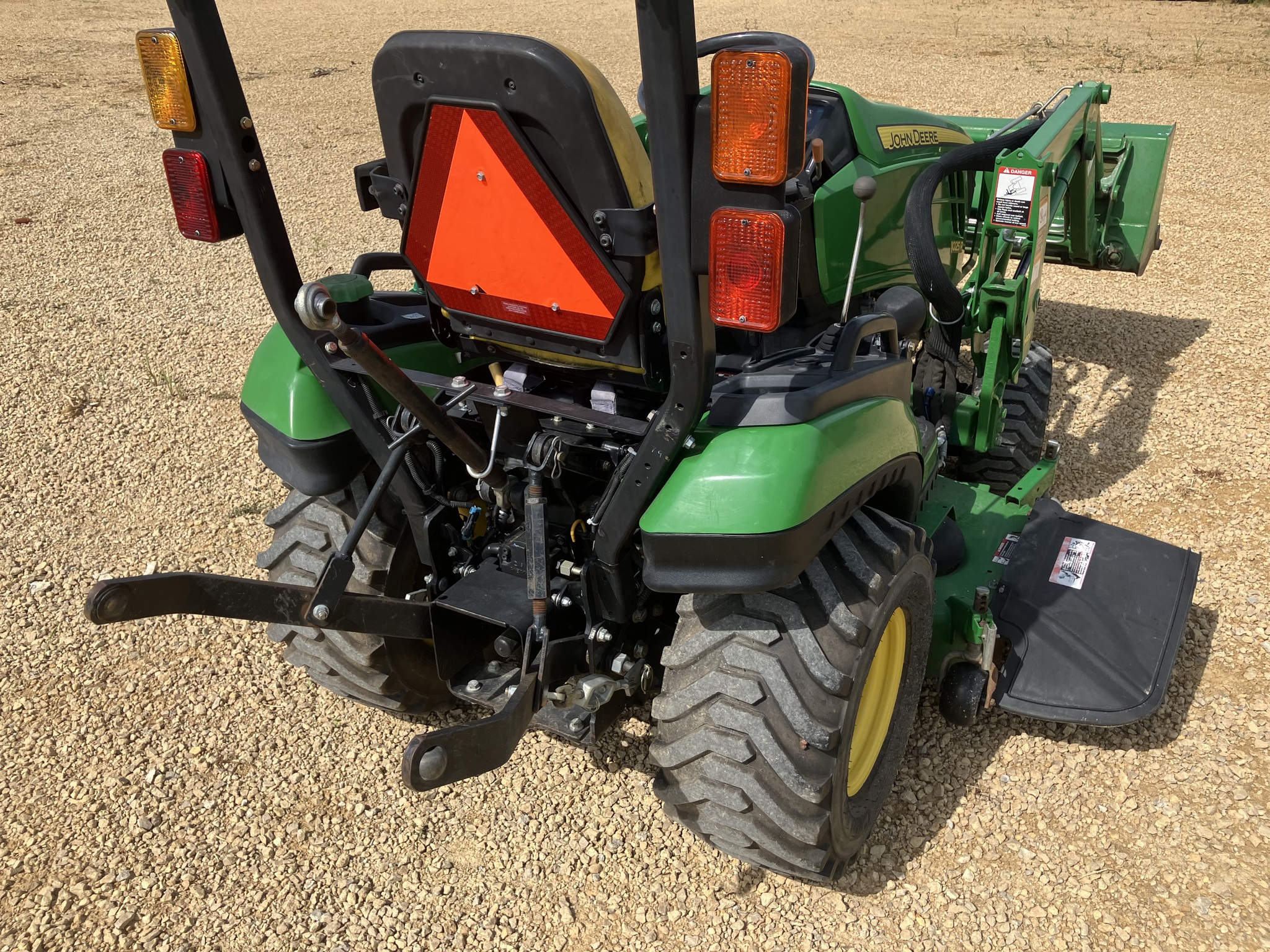 2013 John Deere 1025R Image 6