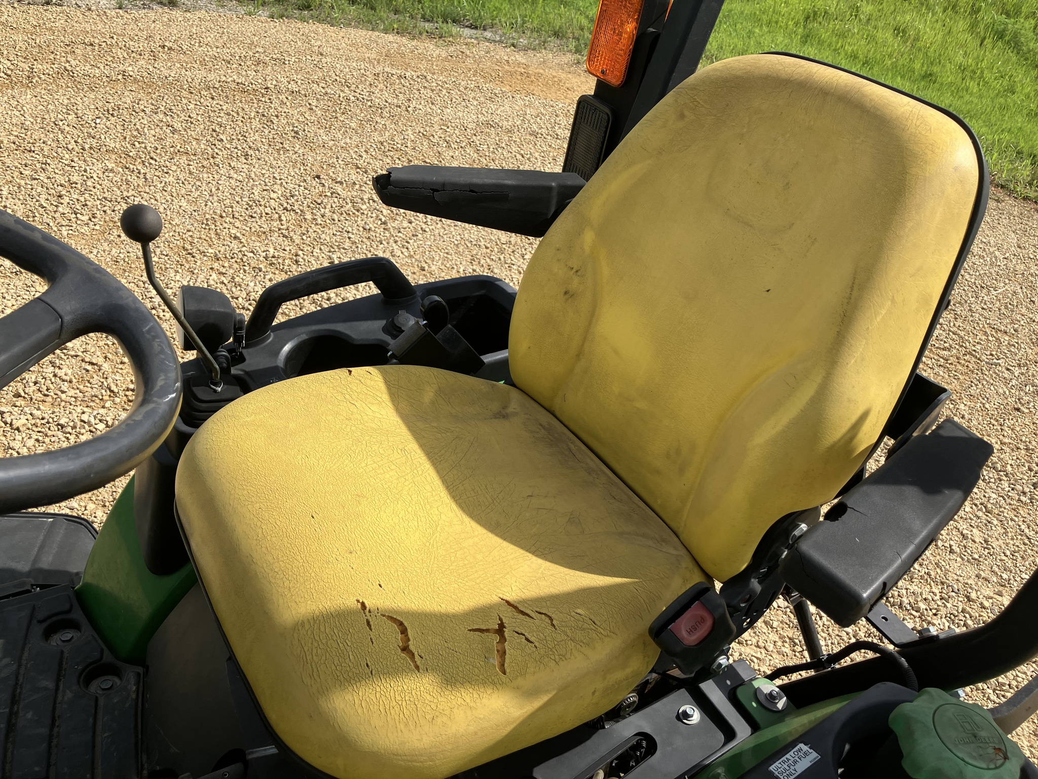 2013 John Deere 1025R Image 14