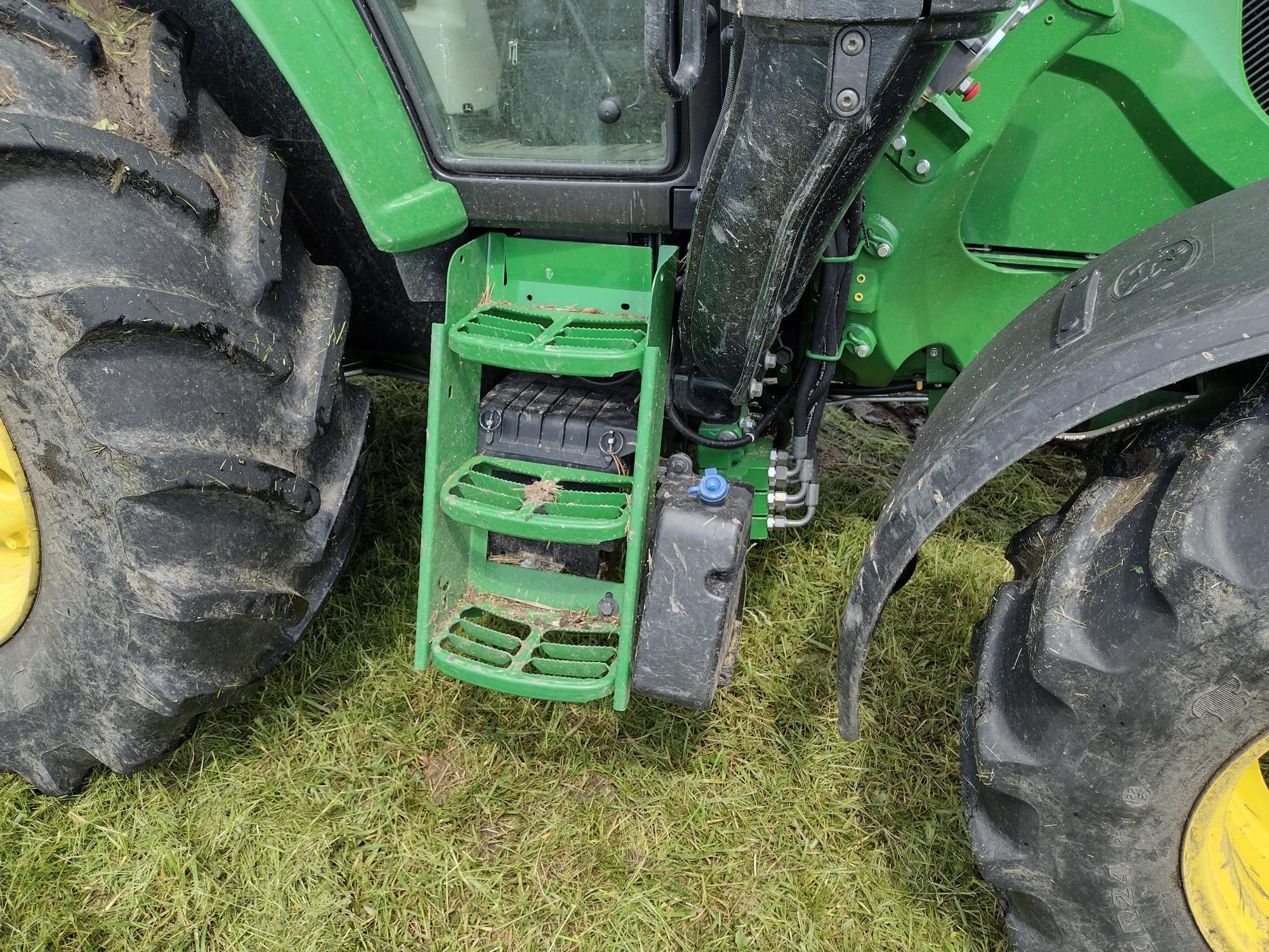 2023 John Deere 6120M Image 7