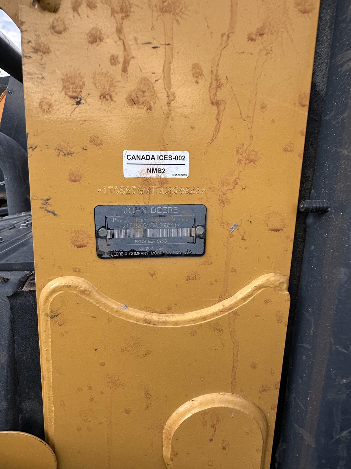 2021 John Deere 325G Image 35