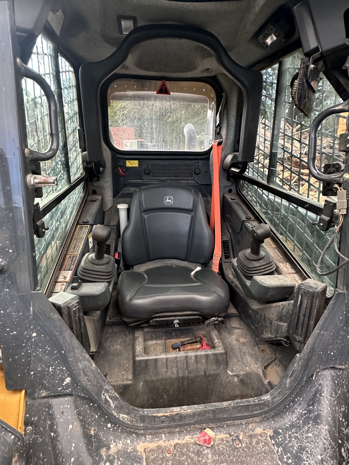 2021 John Deere 325G Image 17