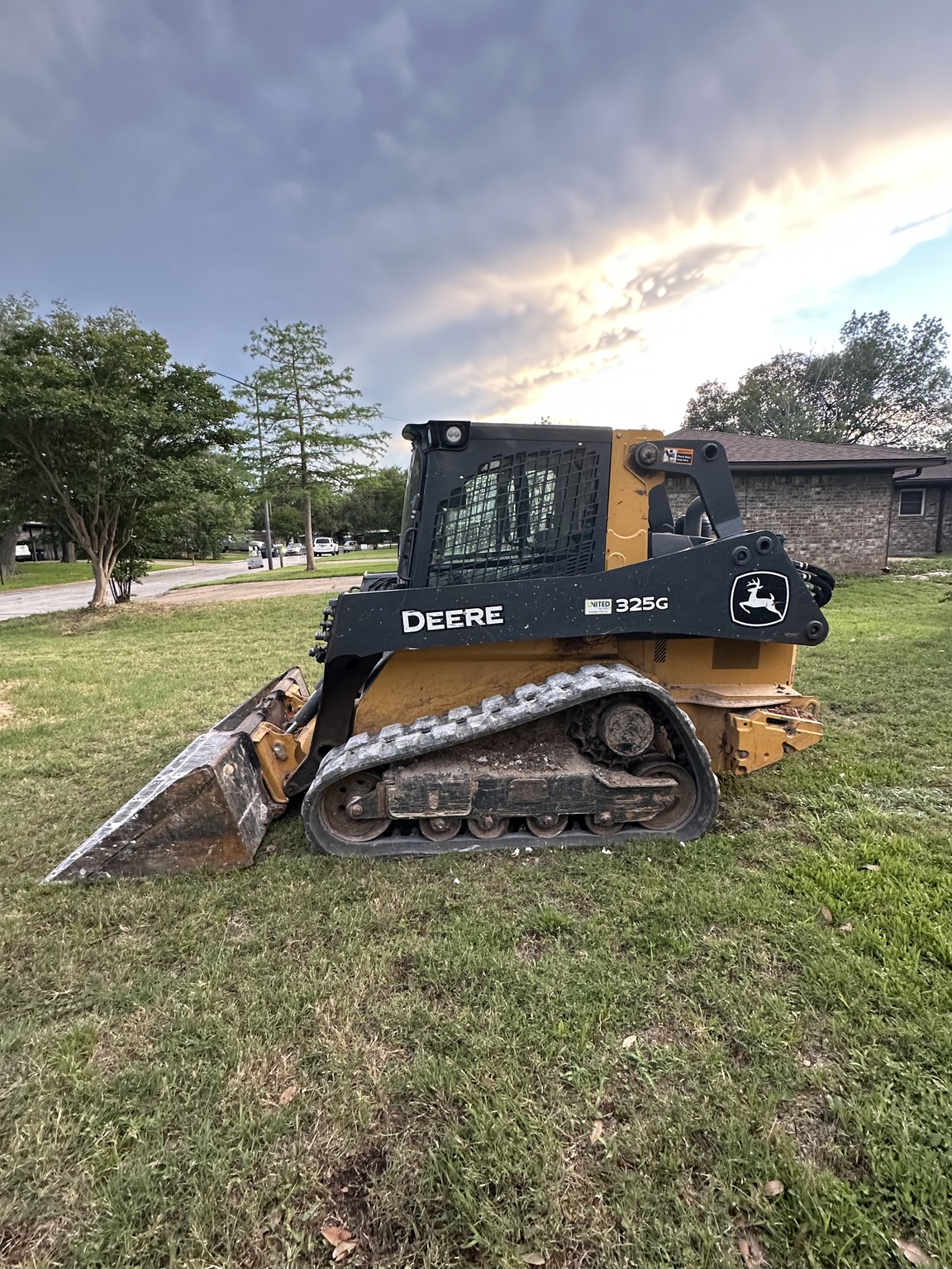 2021 John Deere 325G Image 1