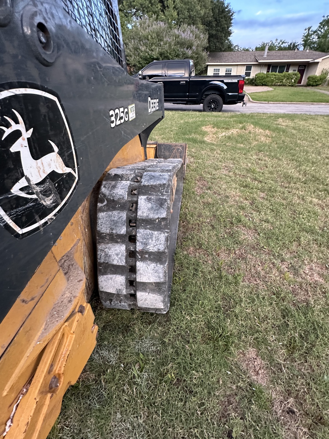 2021 John Deere 325G Image 34