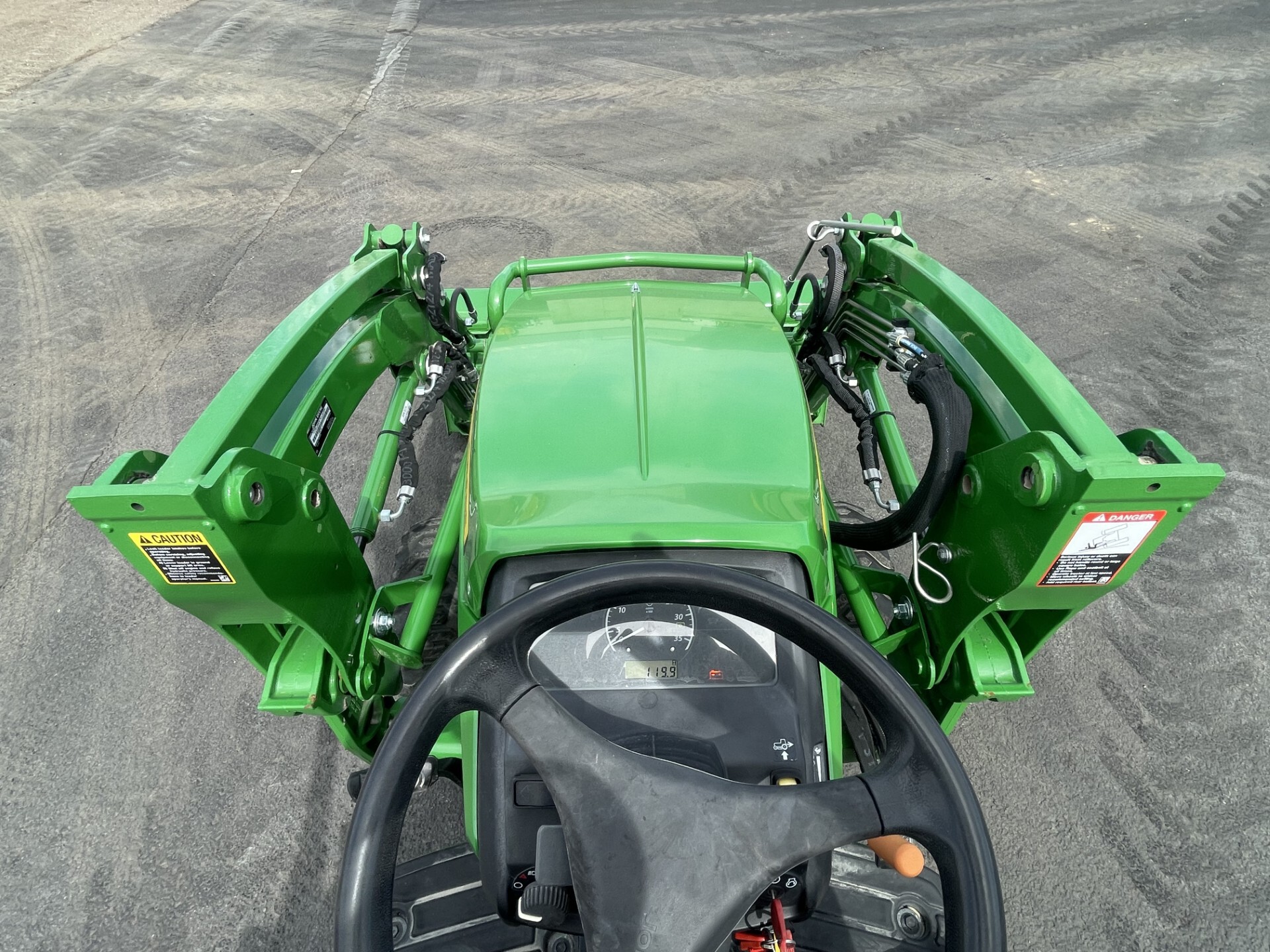 2021 John Deere 1025R Image 18