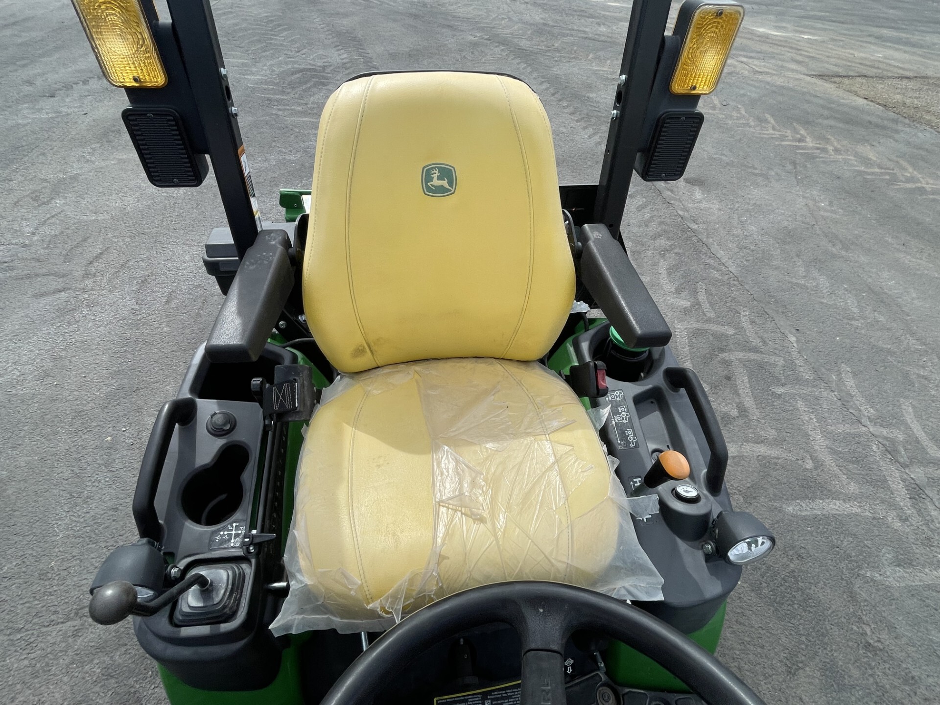 2021 John Deere 1025R Image 17