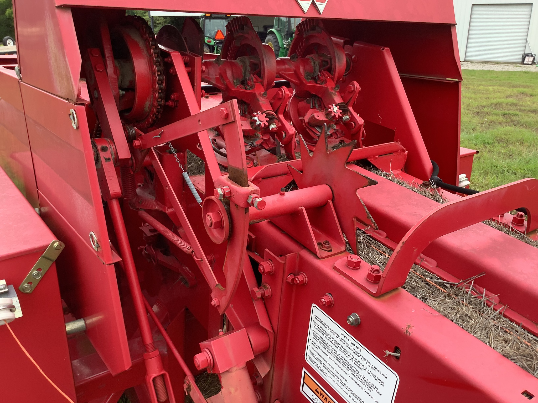 2013 Massey Ferguson 1837 Image 11