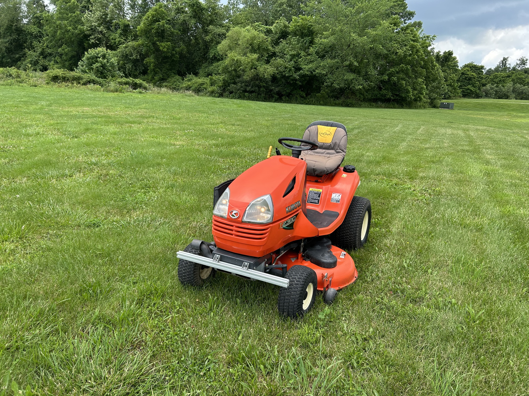 2014 Kubota T2380 Image 1