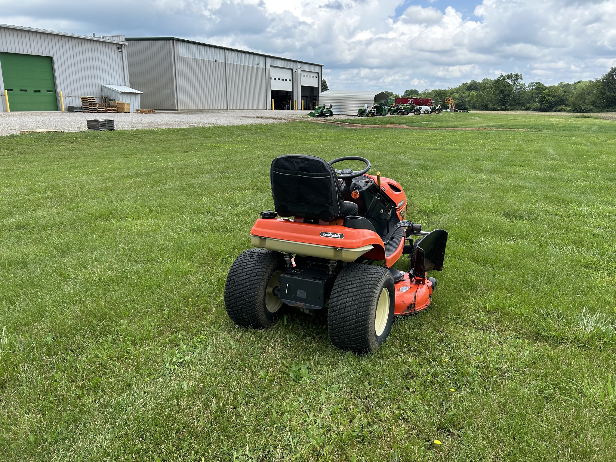 2014 Kubota T2380 Image 5