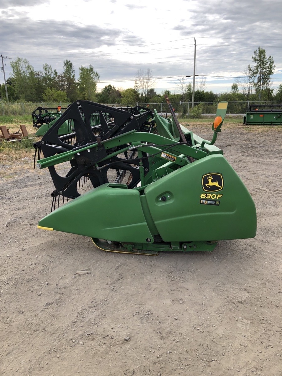 2014 John Deere 630F Image 4