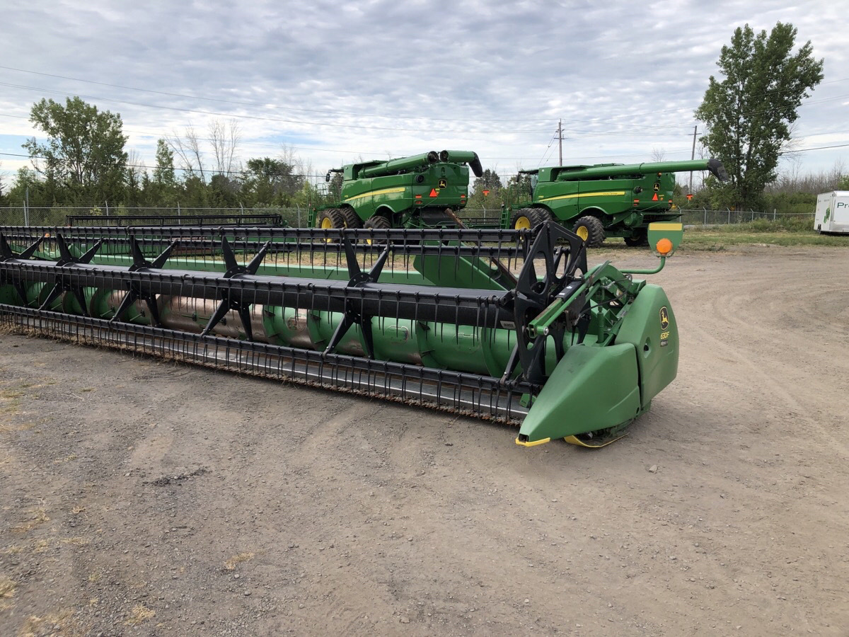2014 John Deere 630F Image 3