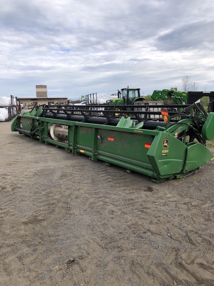 2014 John Deere 630F Image 8