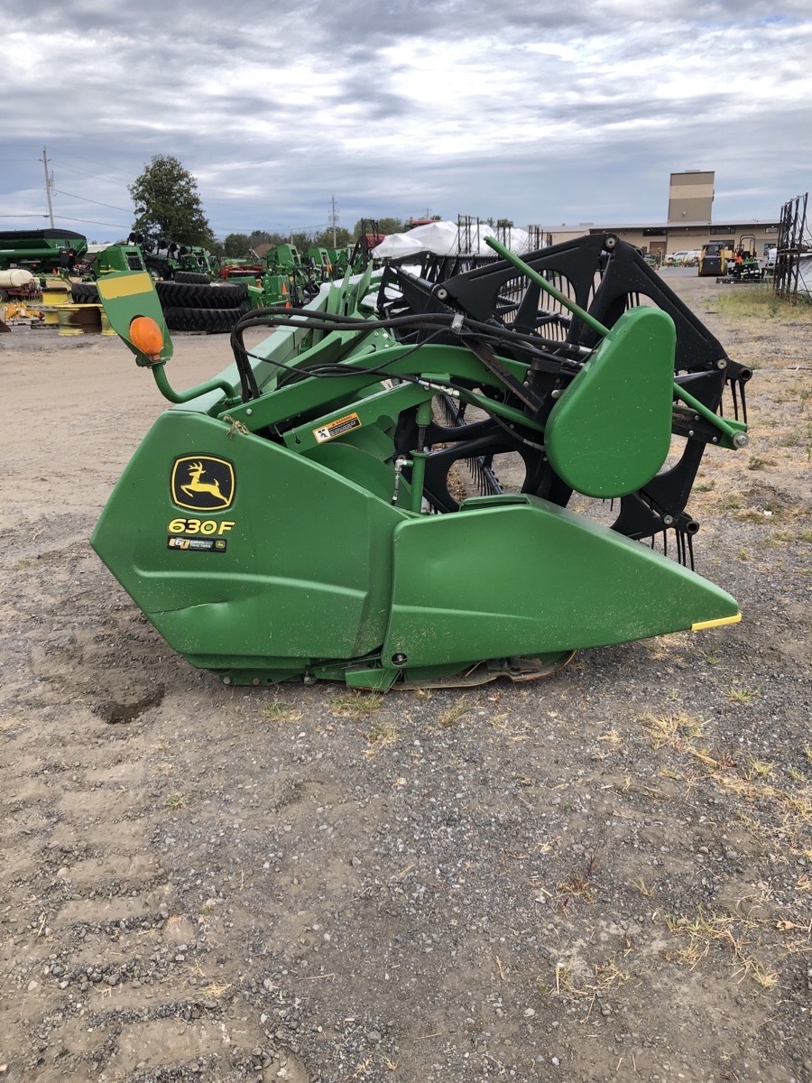 2014 John Deere 630F Image 5