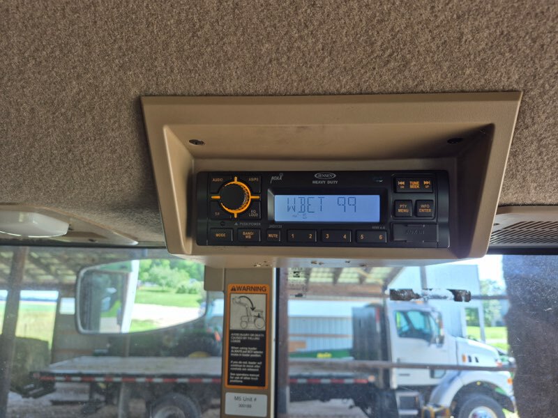 1999 John Deere 7610 Image 5