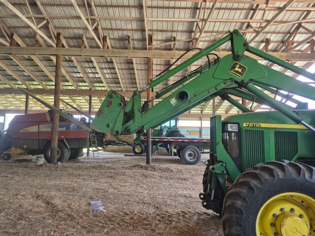1999 John Deere 7610 Image 9