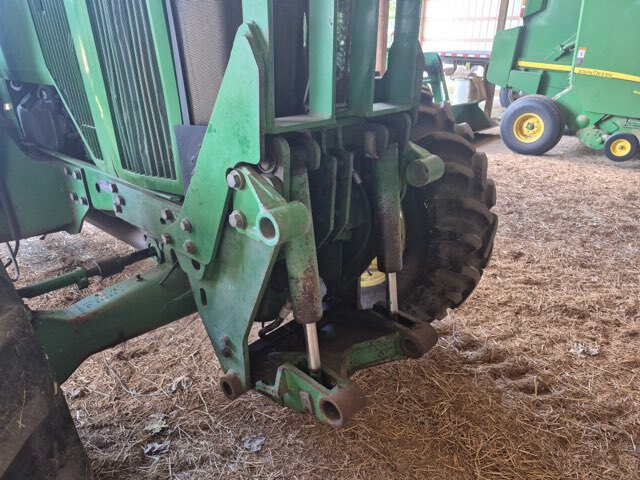 1999 John Deere 7610 Image 4