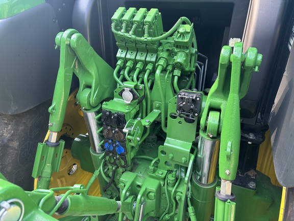 2024 John Deere 6R 175