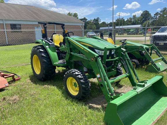 2021 John Deere 4052M Photo 3