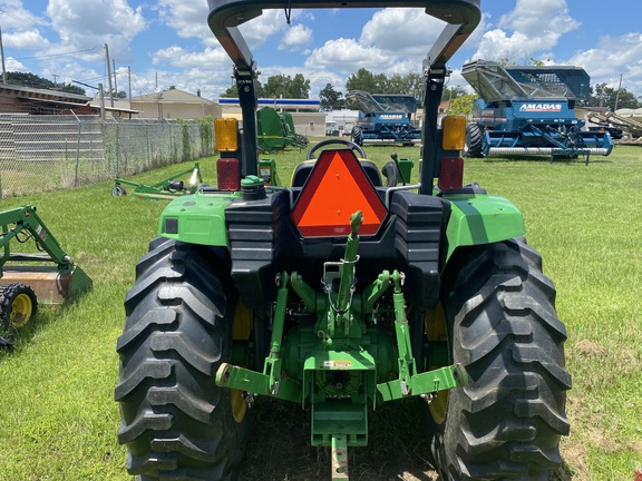 2021 John Deere 4052M Photo 6