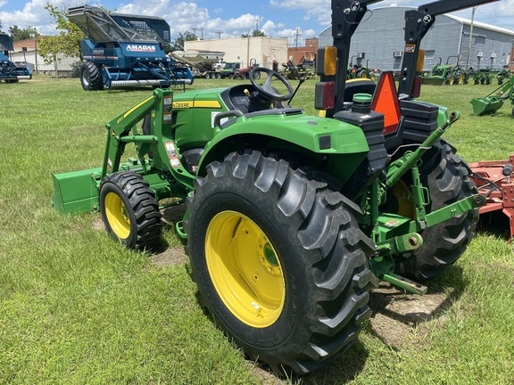 2021 John Deere 4052M Photo 7