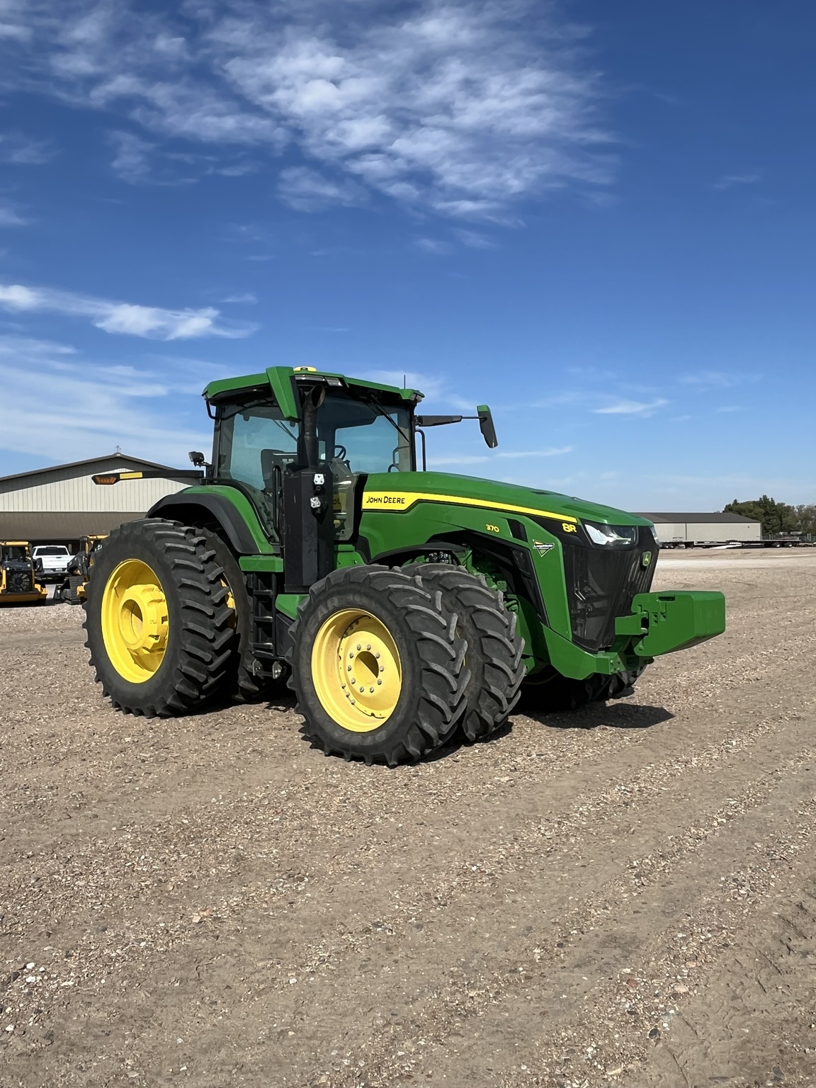 2024 John Deere 8R 370 Image 3