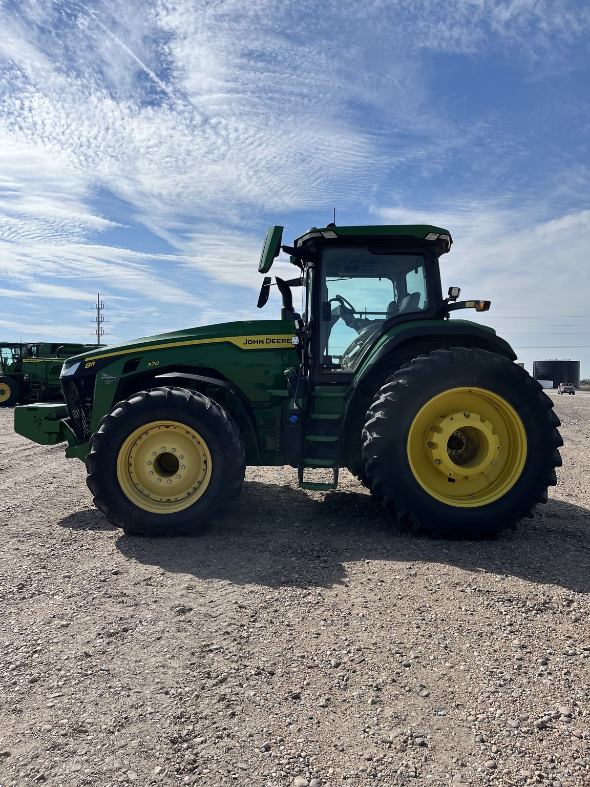 2024 John Deere 8R 370 Image 4