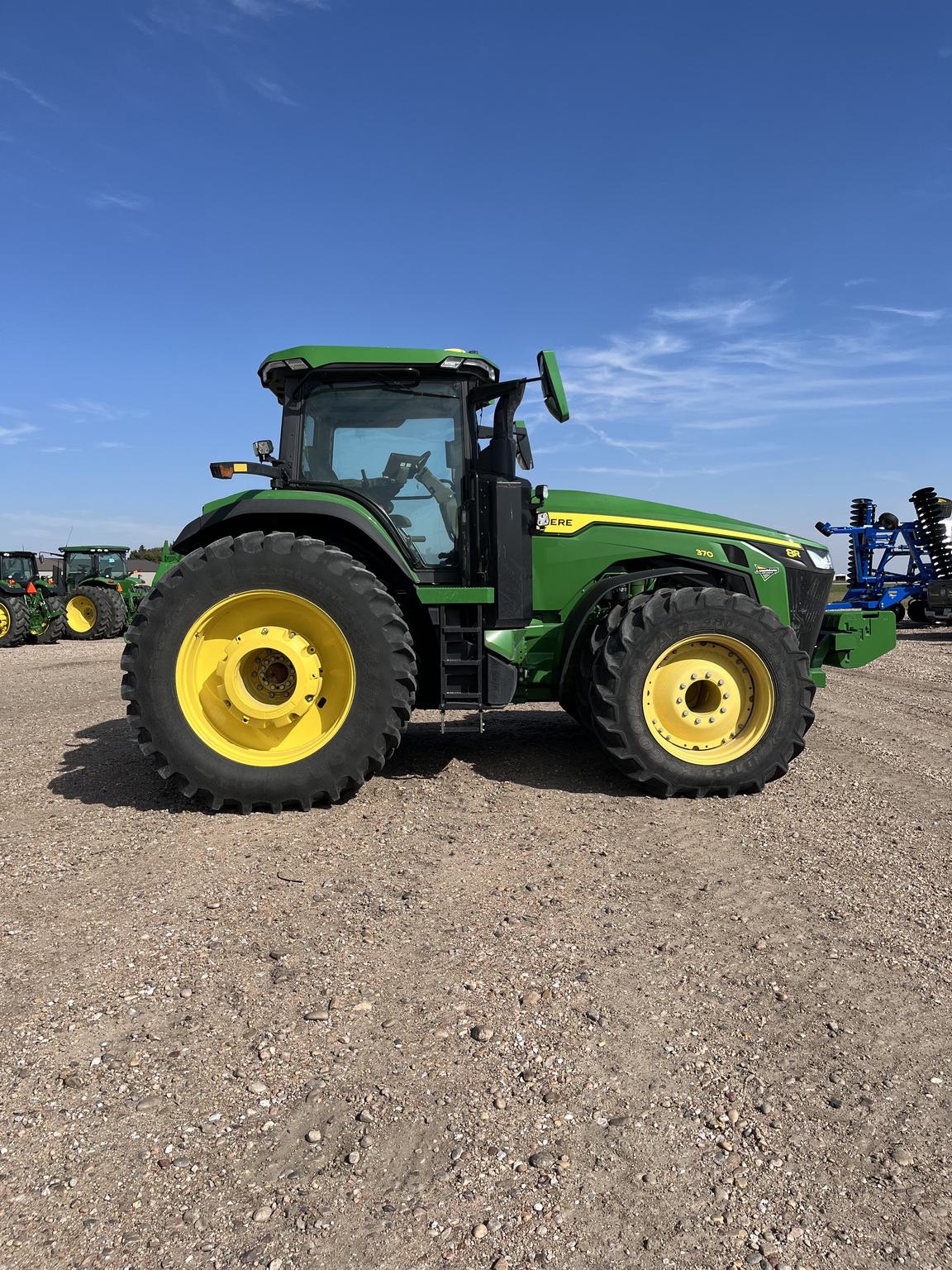 2024 John Deere 8R 370 Image 8