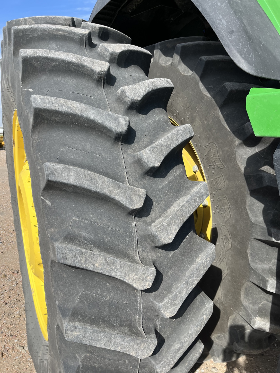 2024 John Deere 8R 370 Image 10